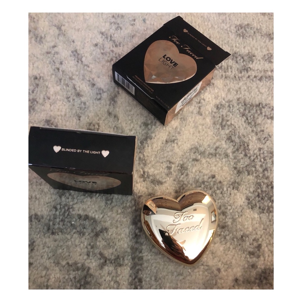 NIB Too Faced Love Light Highlighter - Picture 3 of 5